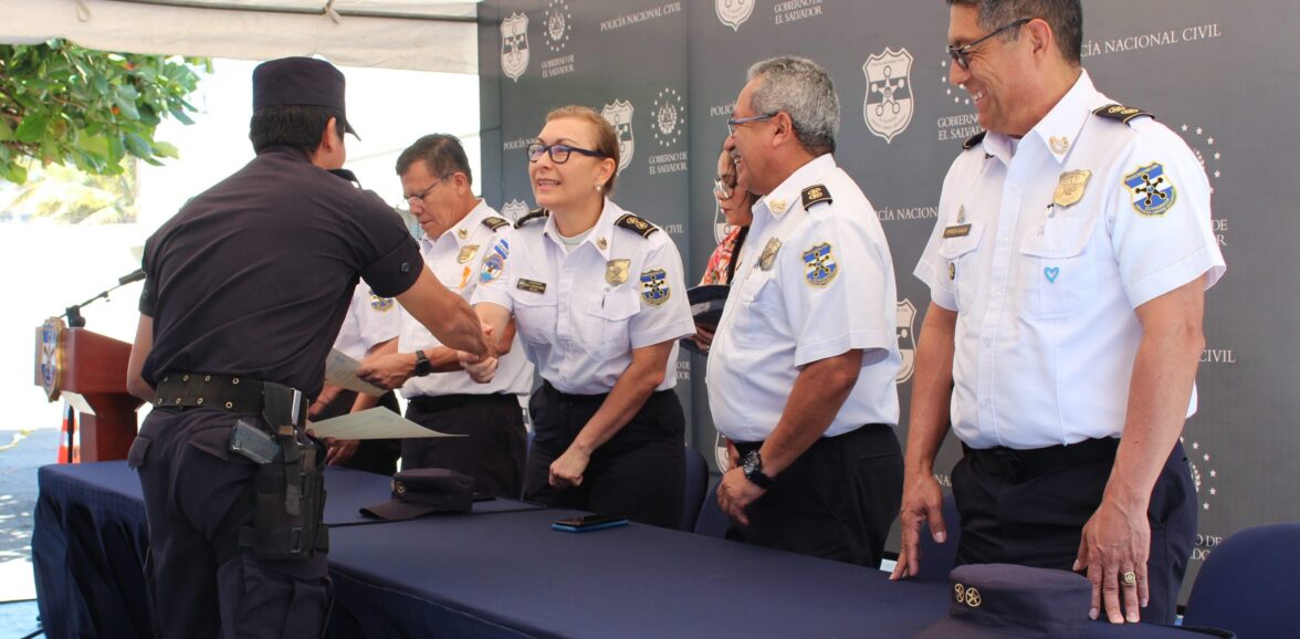 Personal de UNIMUJER – ODAC capacitado por ORMUSA fue reconocido por brindar buen servicio a las mujeres en el 2019