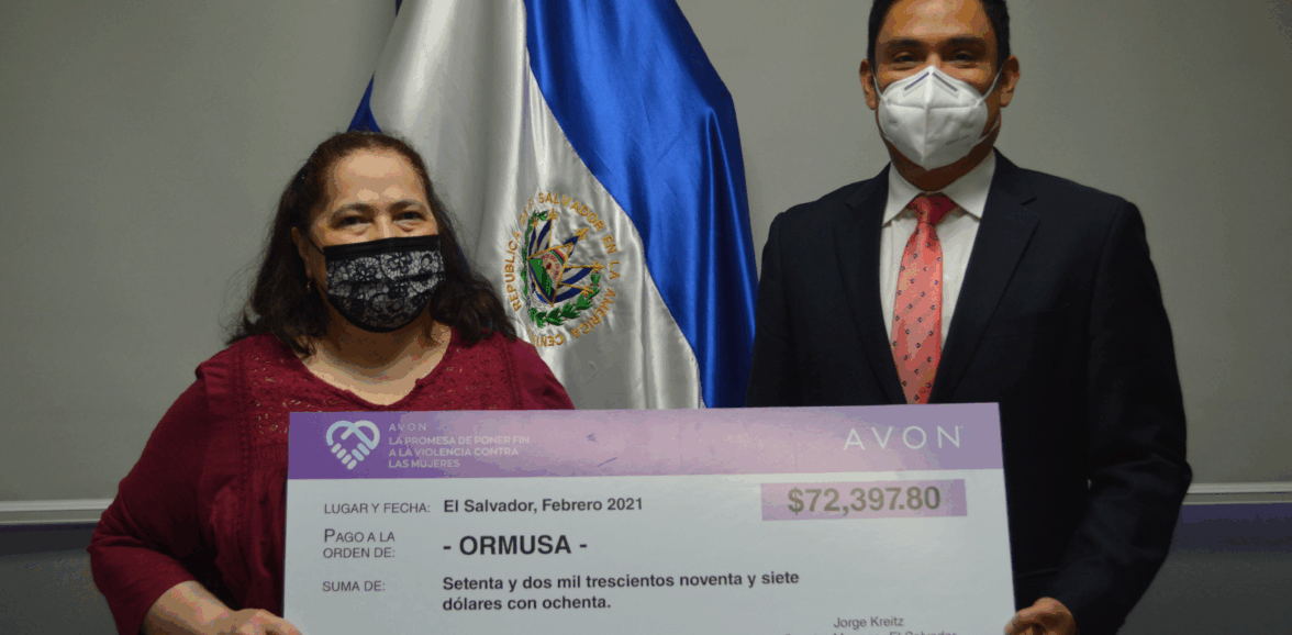 Avon entregó donativo a ORMUSA para contribuir a la prevención de la violencia contra las mujeres