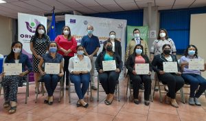 Lee más sobre el artículo ORMUSA, APROCSAL, ACPP y Centro de Estudios de Género de la UES clausuran curso de formación especializada a defensoras populares