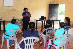 Lee más sobre el artículo ORMUSA en el territorio, desarrolla jornada sobre prevención de violencia con mujeres de Cantón El Conacaste, Ciudad Arce