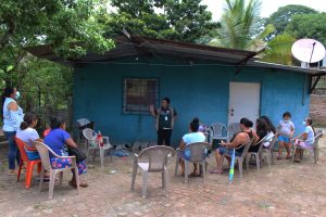 Lee más sobre el artículo ORMUSA en el territorio, lleva a cabo jornada sobre género y salud sexual y reproductiva en la comunidad Pequeña Inglaterra, Ciudad Arce