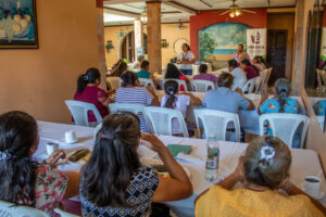 Lee más sobre el artículo ORMUSA, formando a mujeres de Ciudad Arce en técnicas y herramientas de autoayuda