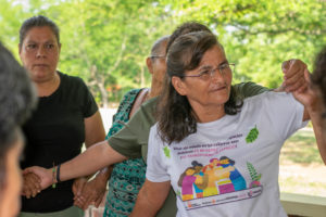 Lee más sobre el artículo ORMUSA en territorio desarrolla intercambio de experiencias y evaluación de la facilitación de grupos de autoayuda.